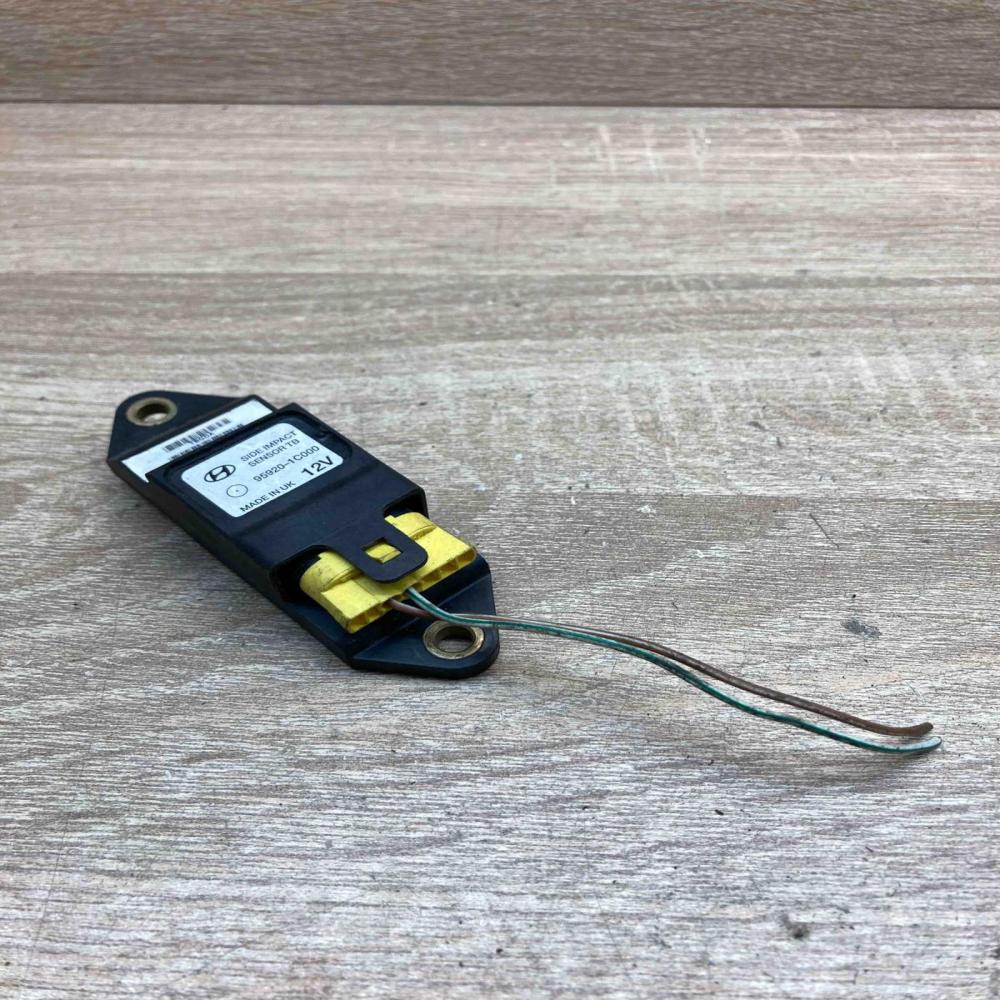 95920 1C000   Airbag deployment crash/impact sensor Hyundai i30