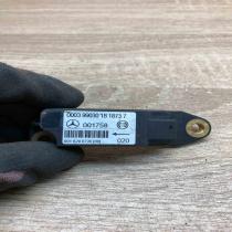 0018200726   Airbag deployment crash/impact sensor Mercedes-Benz C W202