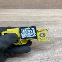 24460761   Airbag deployment crash/impact sensor Opel Zafira B