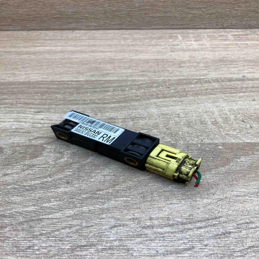 98830 BU200 RM  Airbag deployment crash/impact sensor Nissan Almera Tino