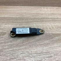 4D0959643A   Airbag deployment crash/impact sensor Audi A8 S8 D2 4D