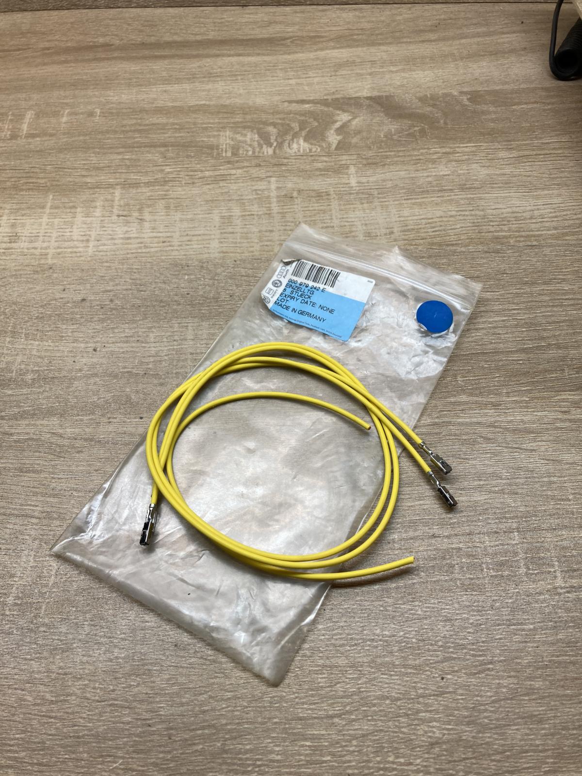 000979242E   Plug wire Skoda Roomster (5J)