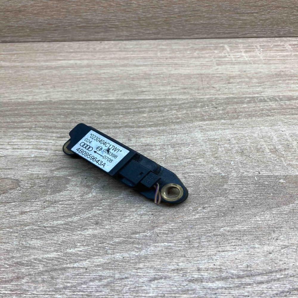 4B0959643A   Airbag deployment crash/impact sensor Audi A6 S6 C5 4B