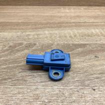 1K0955557A   Airbag deployment crash/impact sensor Volkswagen Golf V