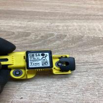 24460761   Airbag deployment crash/impact sensor Opel Zafira B