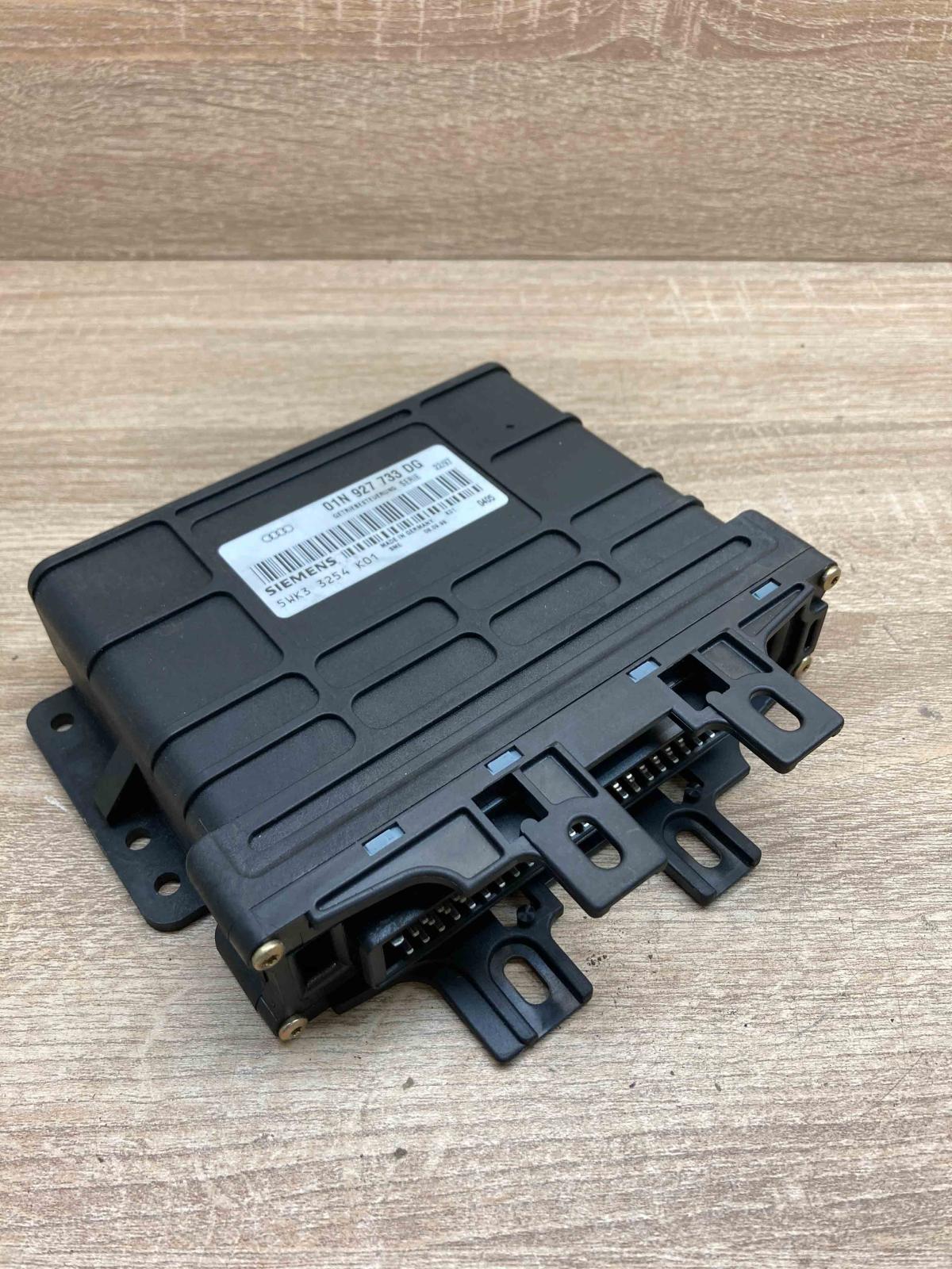 01N927733DG   Engine control unit/module ECU Audi A6 S6 C5 4B