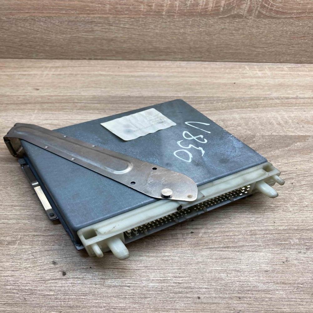 0261203074 P01275106 1T26S3813 Engine control unit/module ECU Volvo 850