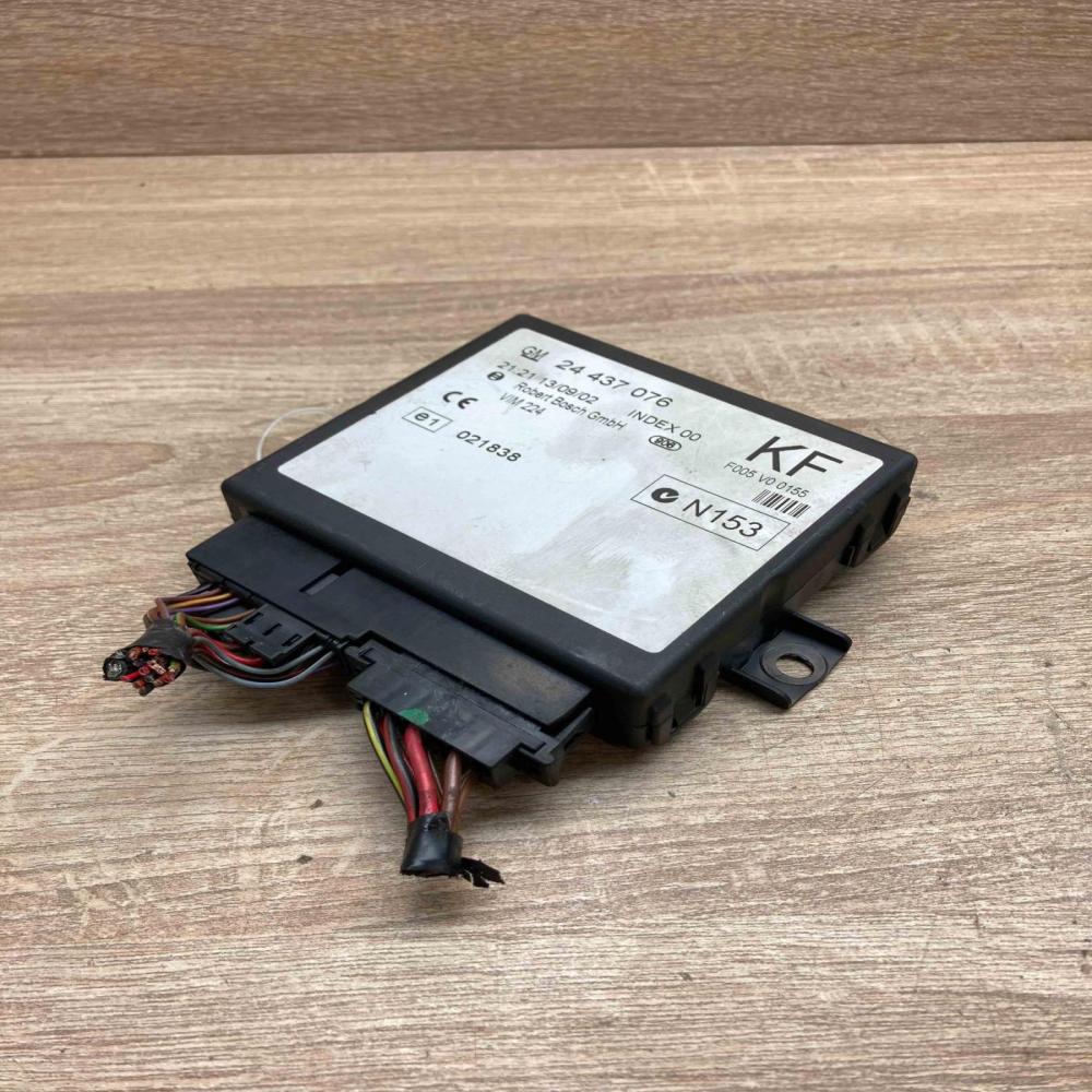 24437076 KF  Comfort/convenience module Opel Zafira A