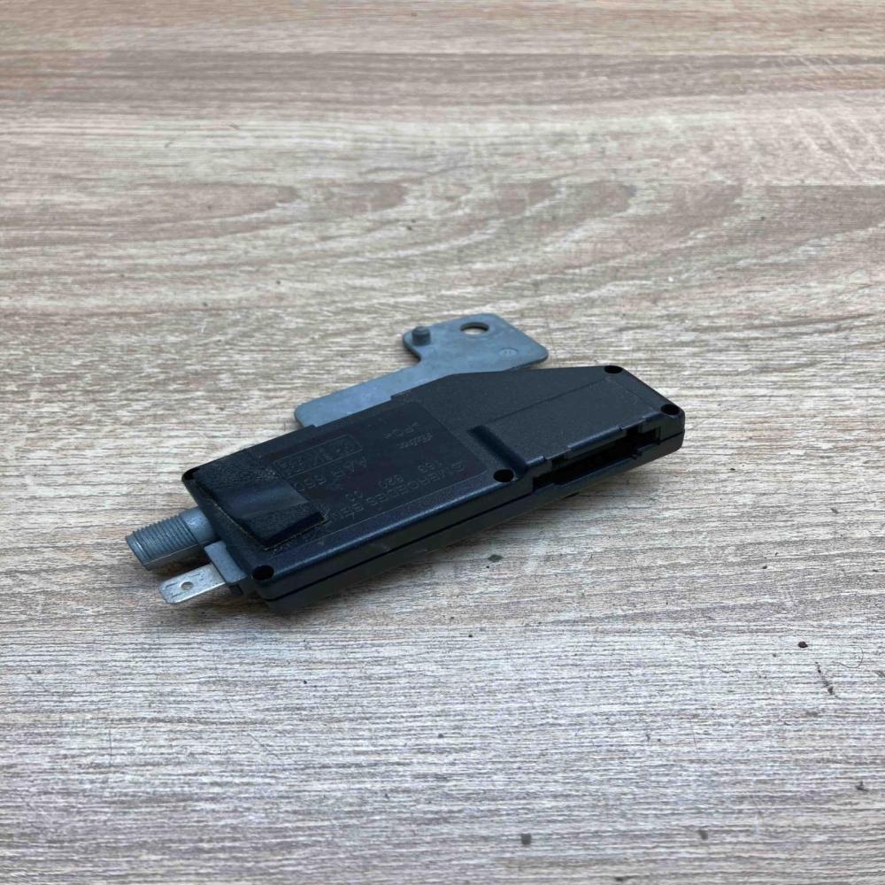 1638200089   Aerial antenna amplifier Mercedes-Benz ML W163