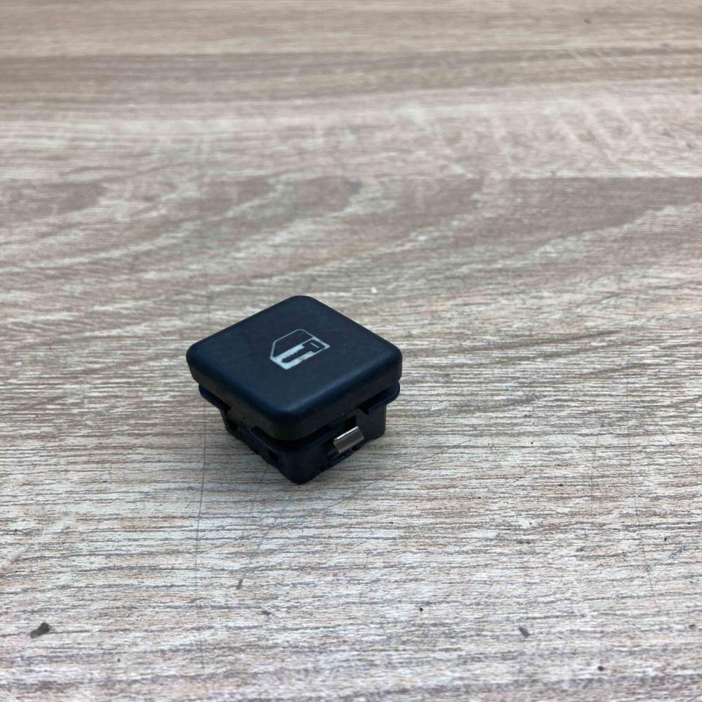8360828   Central locking switch button BMW 5 E39