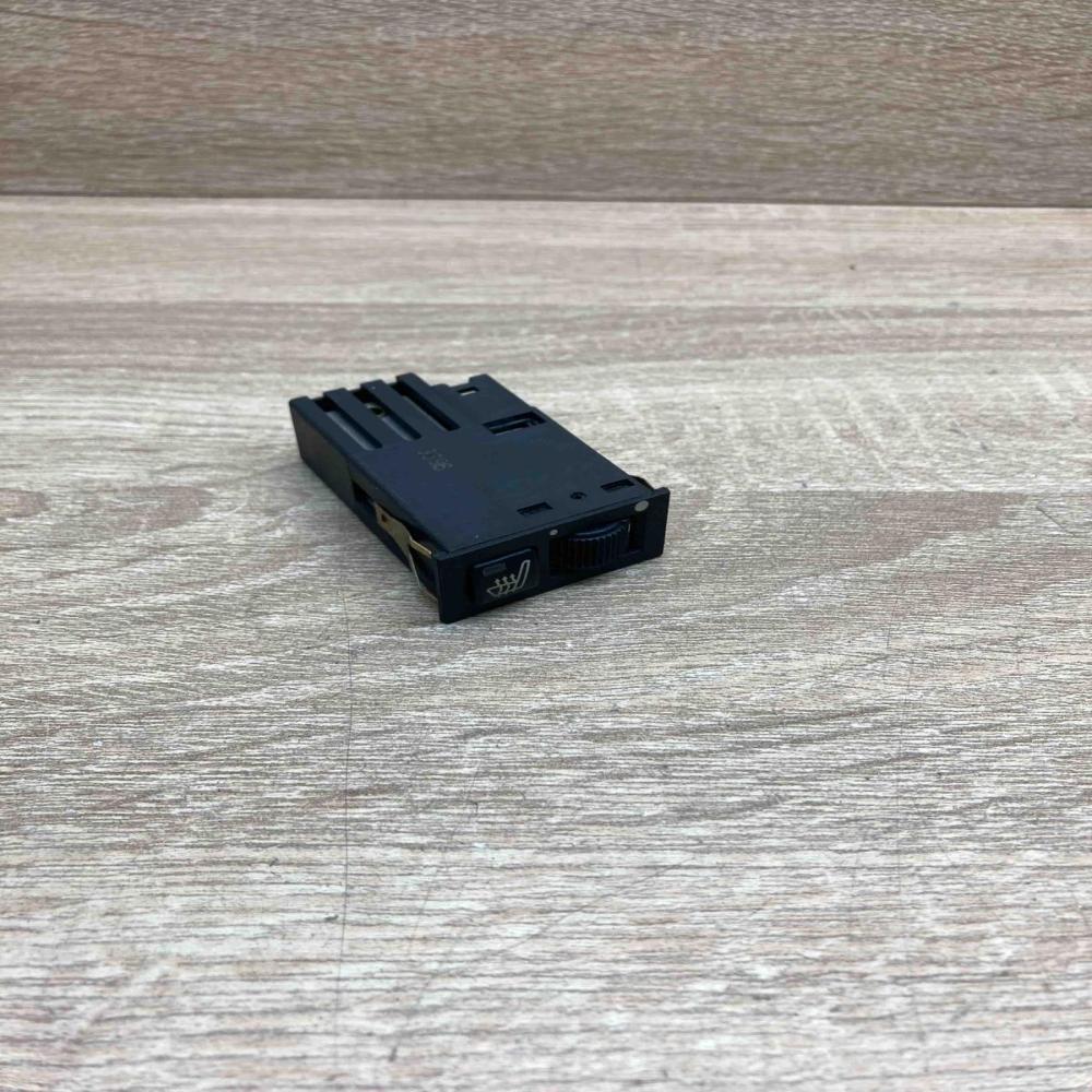 8352259   Seat heating switch BMW 3 E46