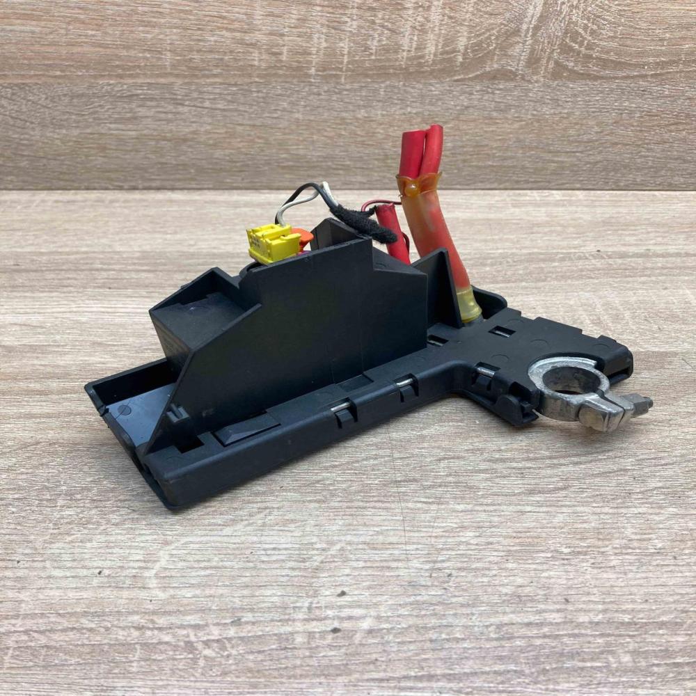 4F0915519   Battery relay fuse Audi A6 S6 C6 4F