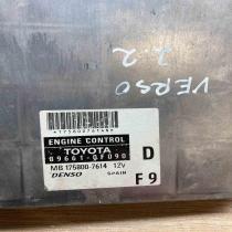 89661 0F090 MB175800 7614  Engine control unit/module ECU Toyota Corolla Verso A