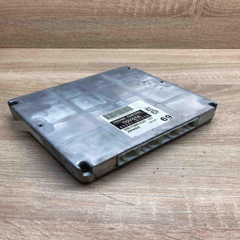 89661 05690 MB175800 6325  Engine control unit/module ECU Toyota Avensis T250
