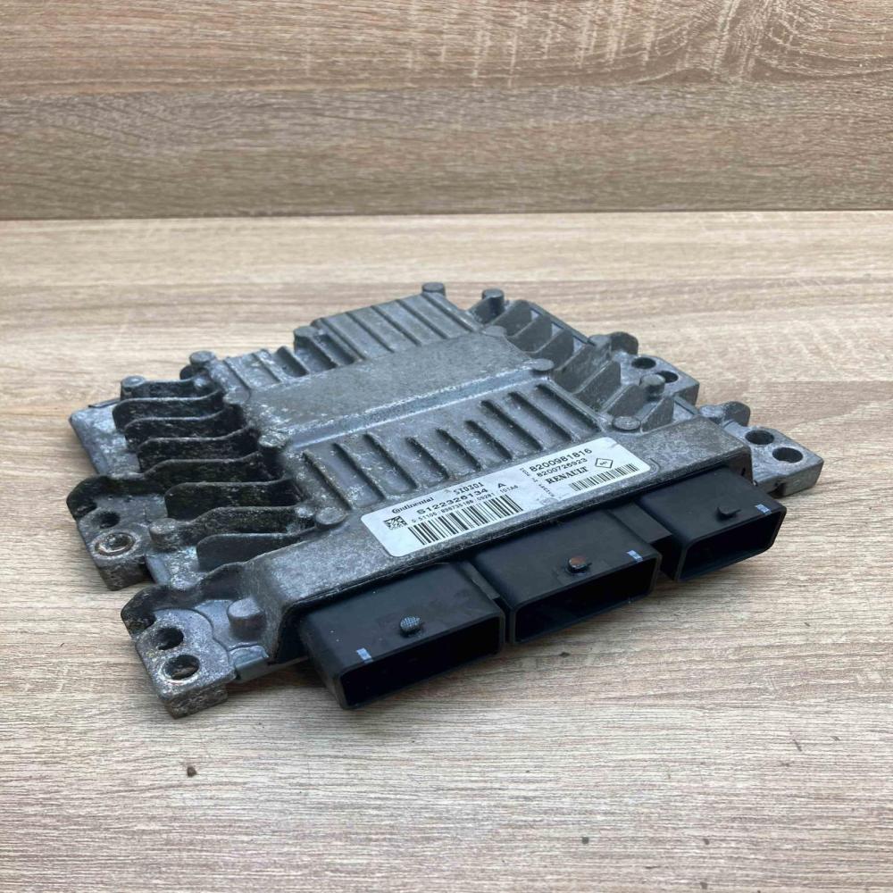 S122326134 A 8200981816  Engine control unit/module ECU Renault Laguna III