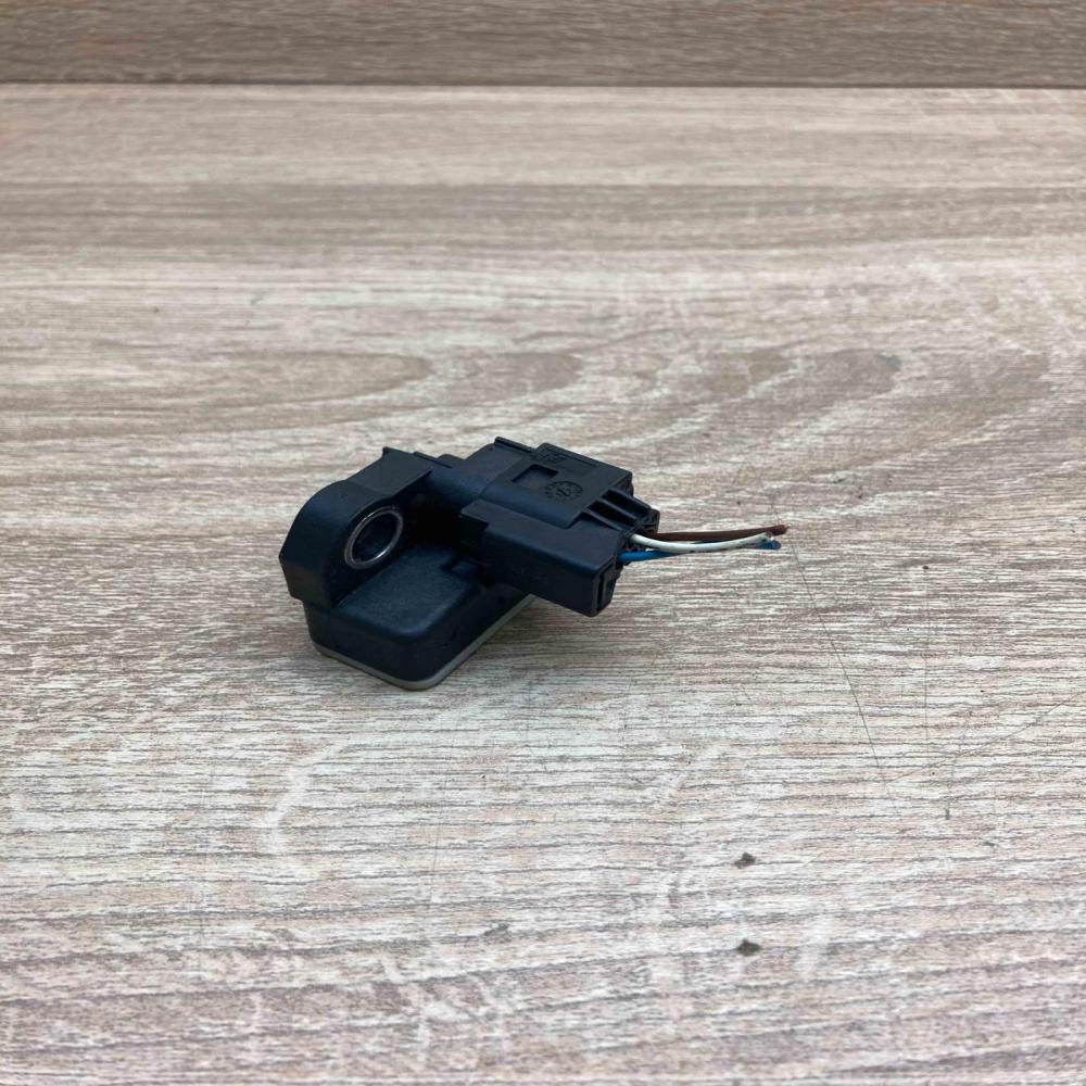 1711 0226 333 001  Airbag deployment crash/impact sensor Peugeot 508