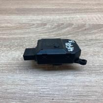 309372700CE D811290 15181  Air flap motor/actuator Opel Zafira B