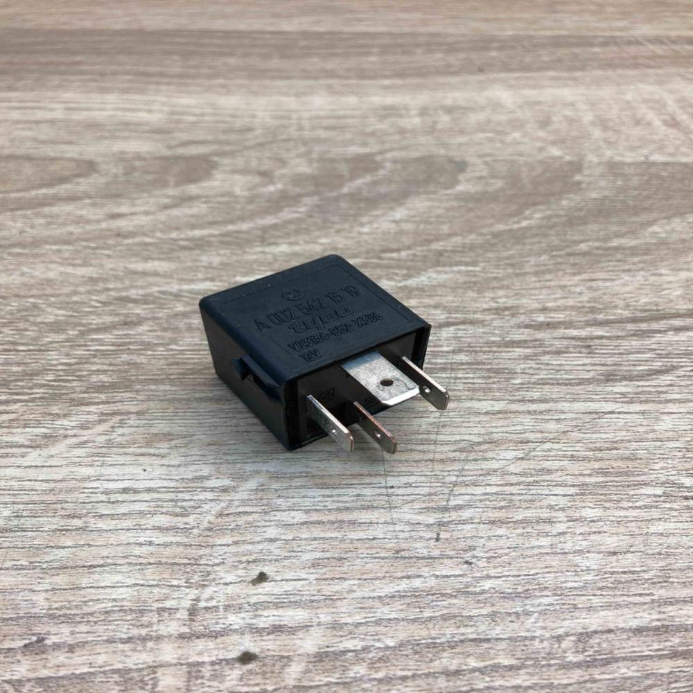 A0025421319   Other relay Mercedes-Benz A W169