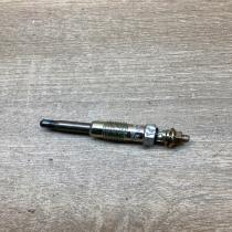 7700856238   Glow plug Renault Master I