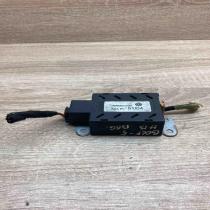5M0035570B   Aerial antenna amplifier Volkswagen Golf VI