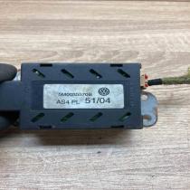 5M0035570B   Aerial antenna amplifier Volkswagen Golf VI