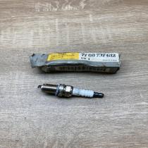 7700737612   Spark plug Renault Laguna II