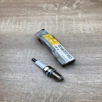 7700737612   Spark plug Renault Laguna II