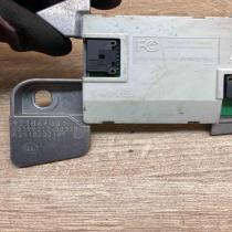 A2118200189 921866001  Aerial antenna amplifier Mercedes-Benz E W211