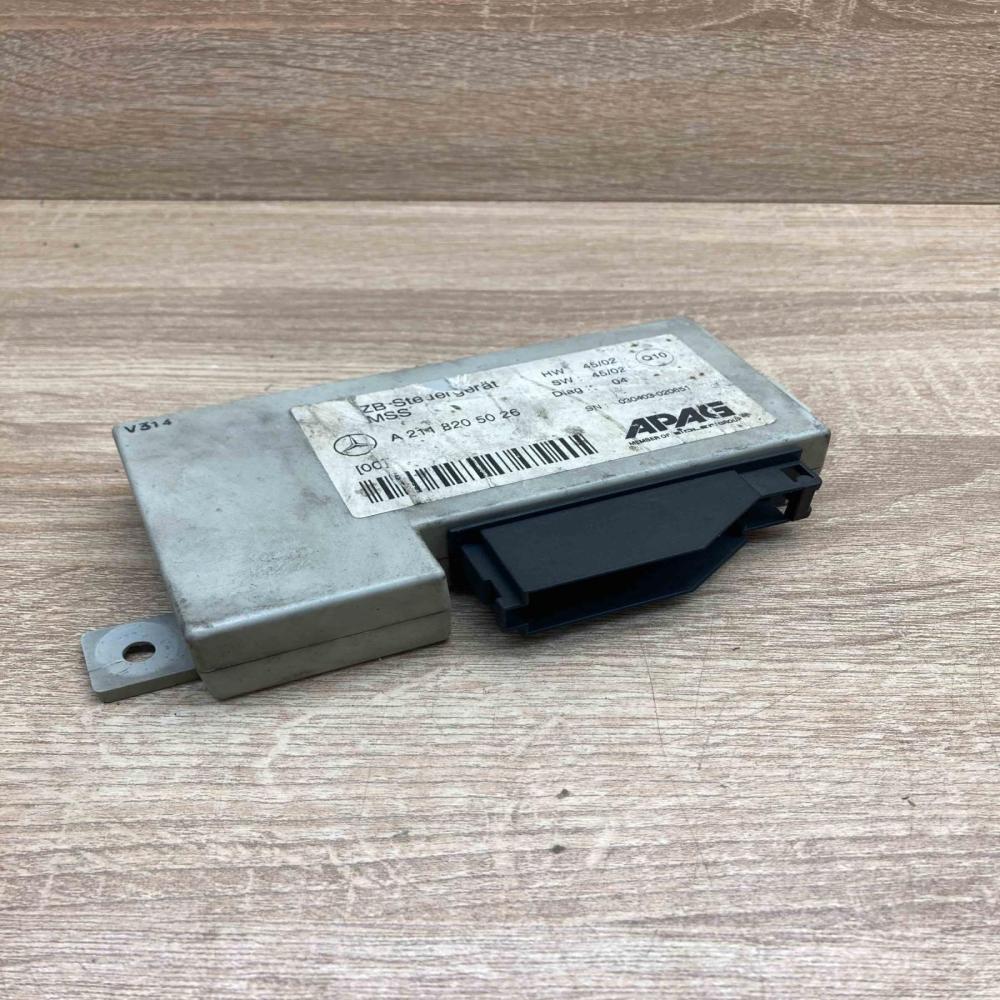A2118205026   Central console control unit Mercedes-Benz E W211