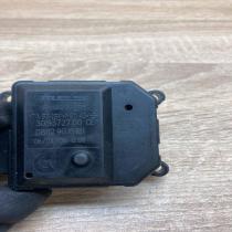 309372700CE D811290 15181 main Air flap motor/actuator Opel Zafira B