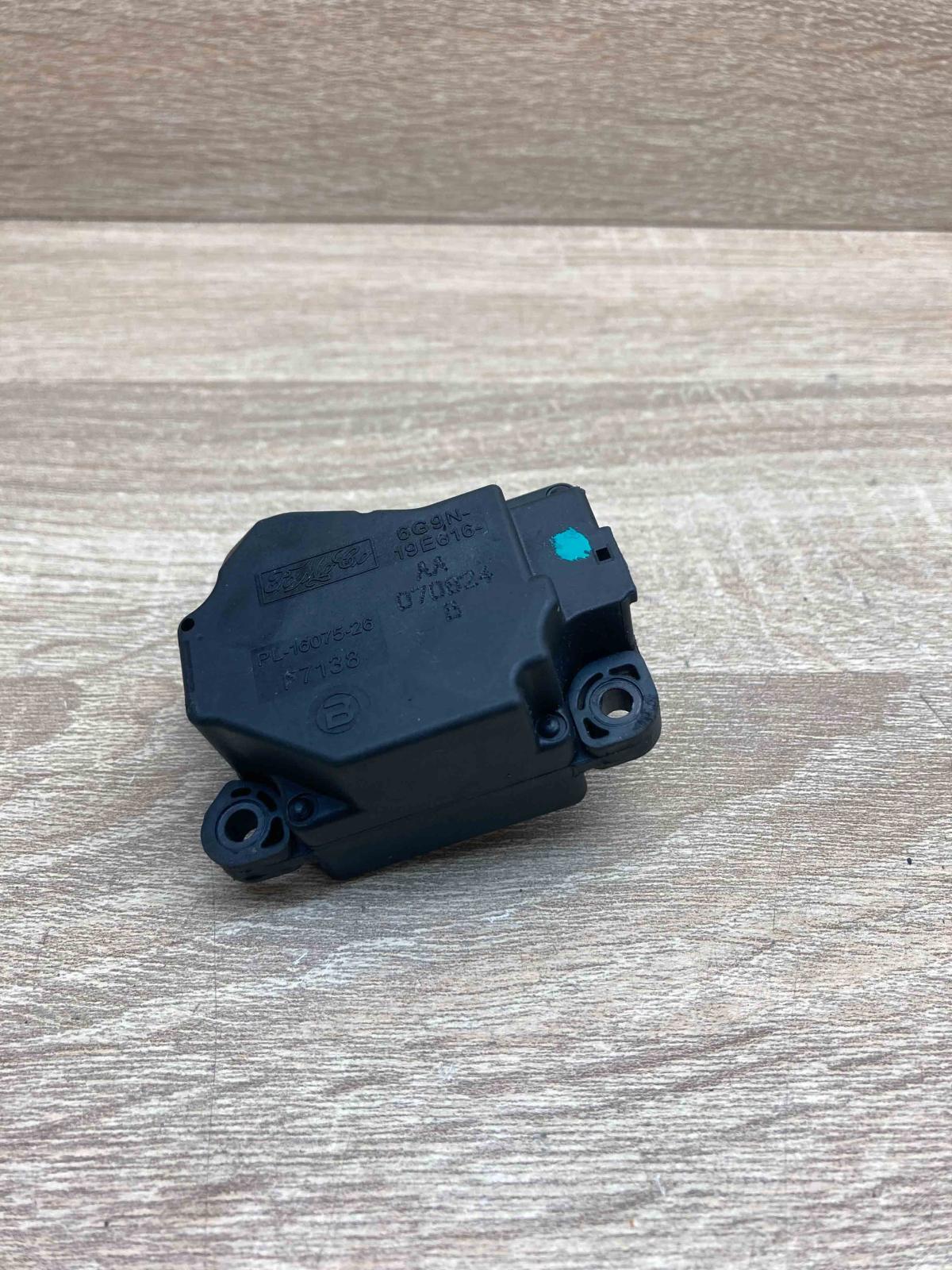 6G9N 19E616 AA 070824  Air flap motor/actuator Volvo XC70