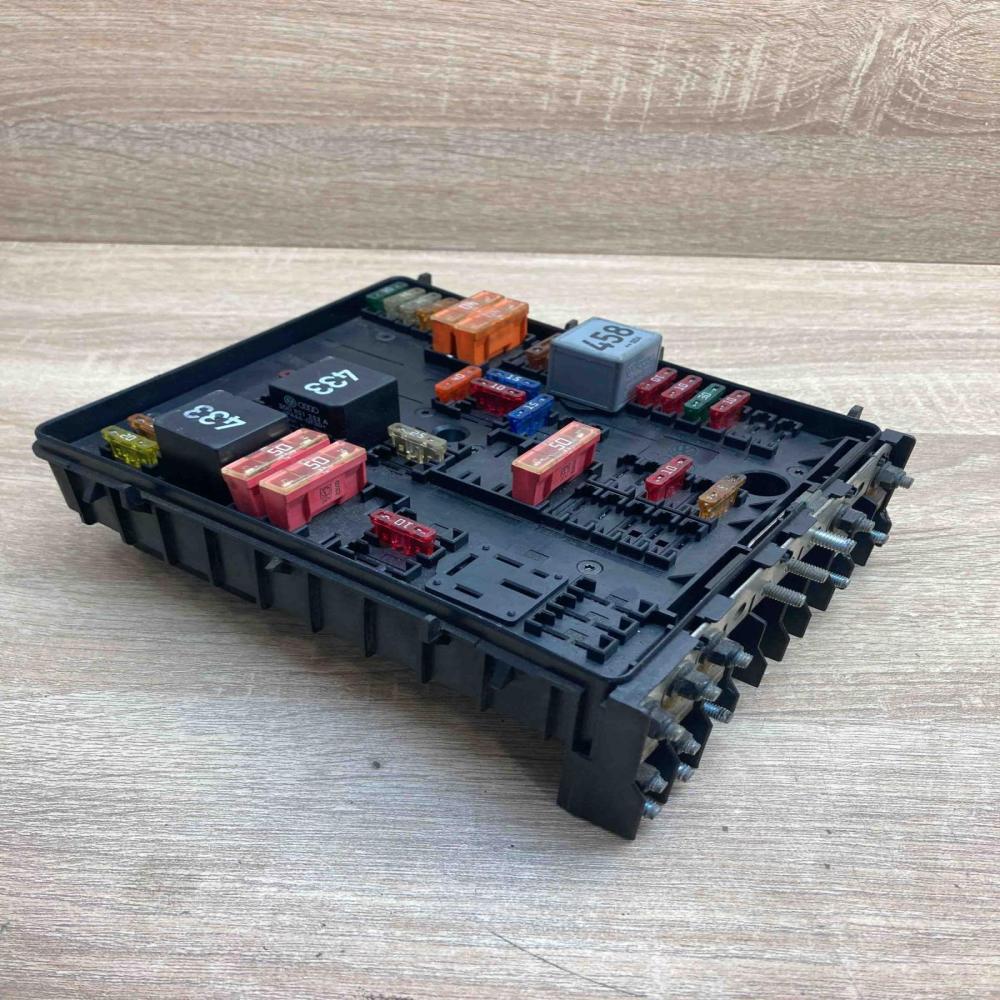 1K0937124H 0339594662 E 1394932 Fuse module Volkswagen Golf V