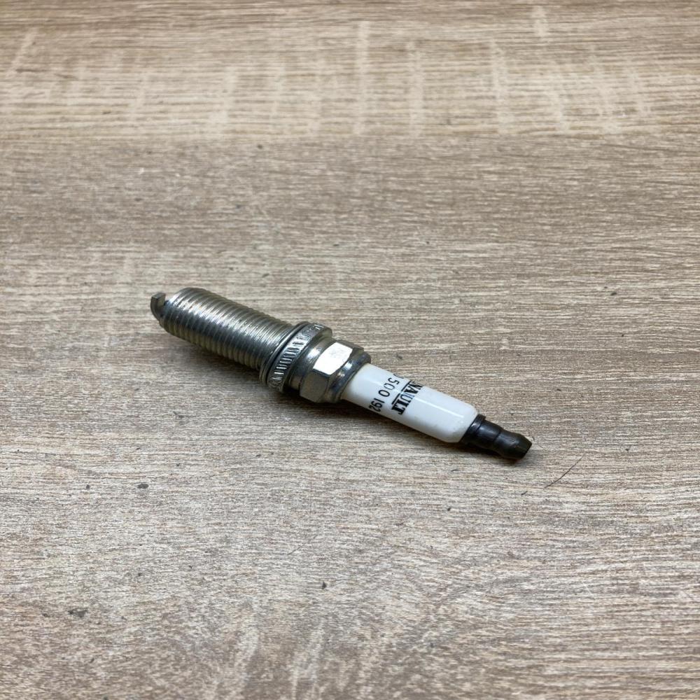 7700500192   Spark plug Renault Clio IV
