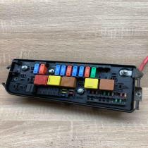 13144709 UQ  Fuse module Opel Signum