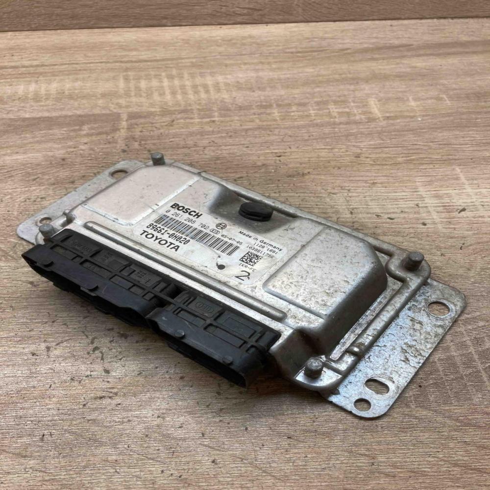 89661 0H020 0261208702  Engine control unit/module ECU Toyota RAV 4 (XA20)