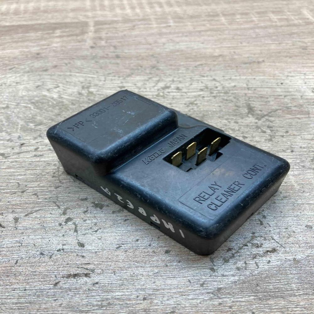 33001 20517  Windscreen Wiper Other relay Subaru Forester SF