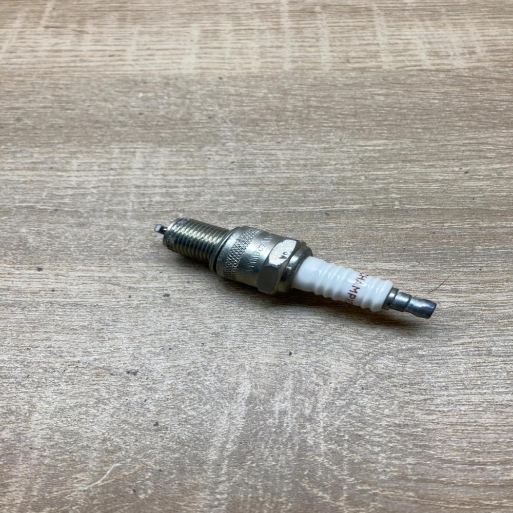 N281YC   Spark plug Volkswagen I LT