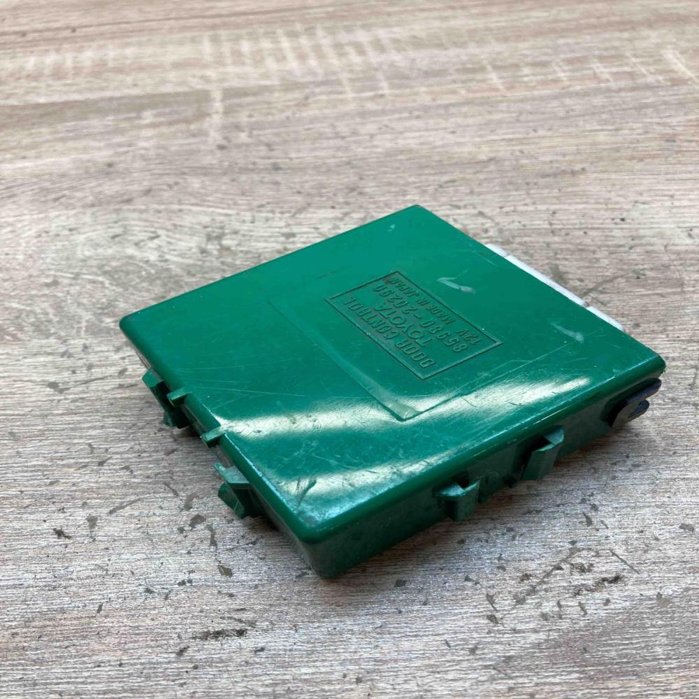 85980 20290   Door control unit/module Toyota Celica T230