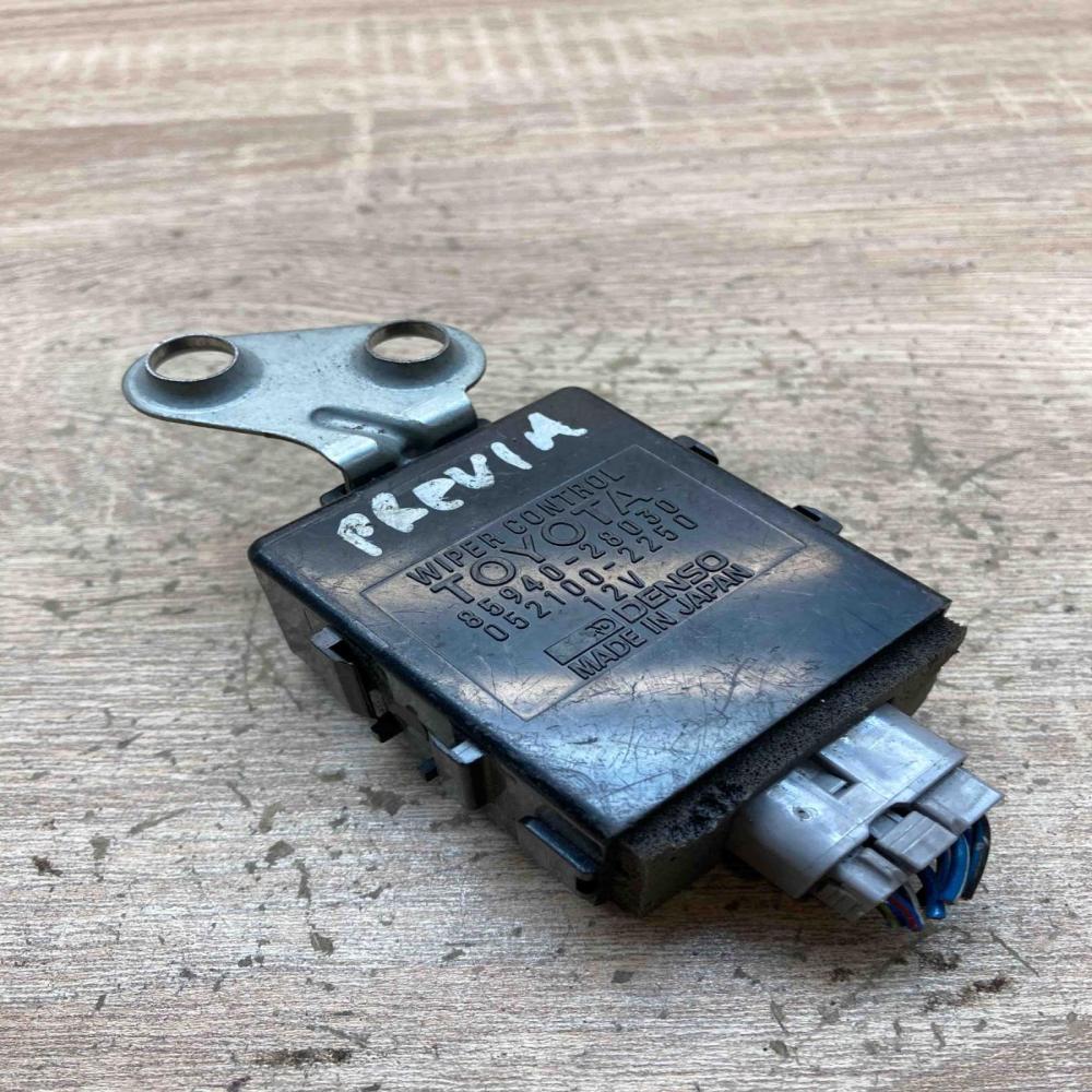 85940 28030 052100 2250  Window wiper relay Toyota Previa (XR10, XR20) I