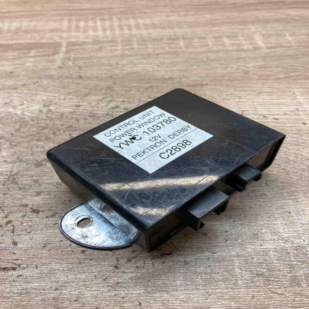 YWC103780 C2898  Electric power window relay Rover 25