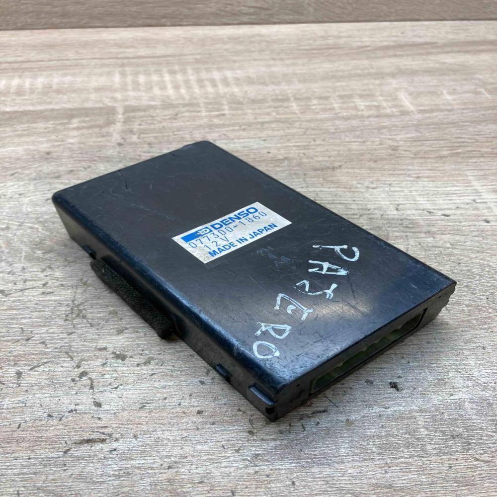 077300 1860   Other control units/modules Mitsubishi Pajero