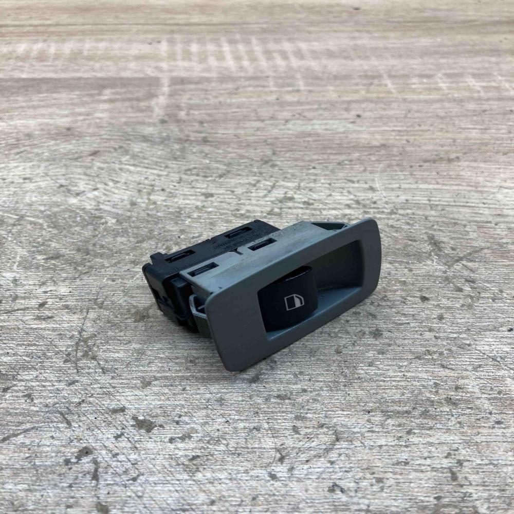 6945875 15939902  Electric window control switch BMW 3 E90 E91