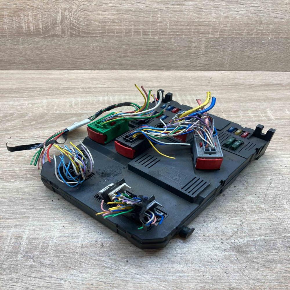 624565407 96 43851580 D04  Fuse module Peugeot 407