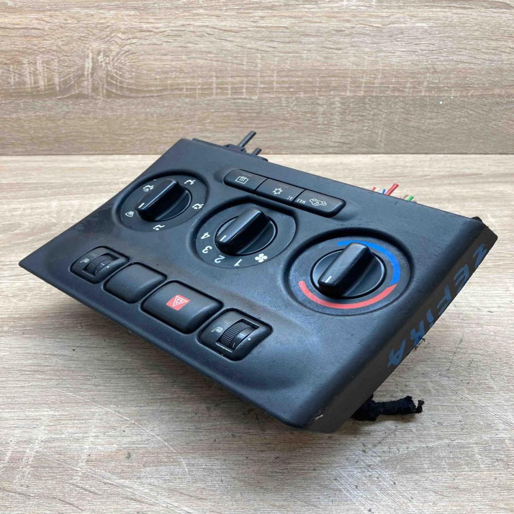90589777 90561387  Climate control unit Opel Zafira A