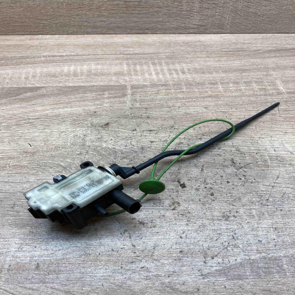 6985880   Fuel tank cap lock BMW 3 E90 E91