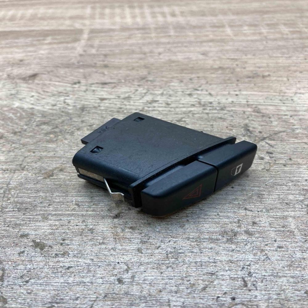6919506 6919506 04  Hazard light switch BMW 5 E60 E61