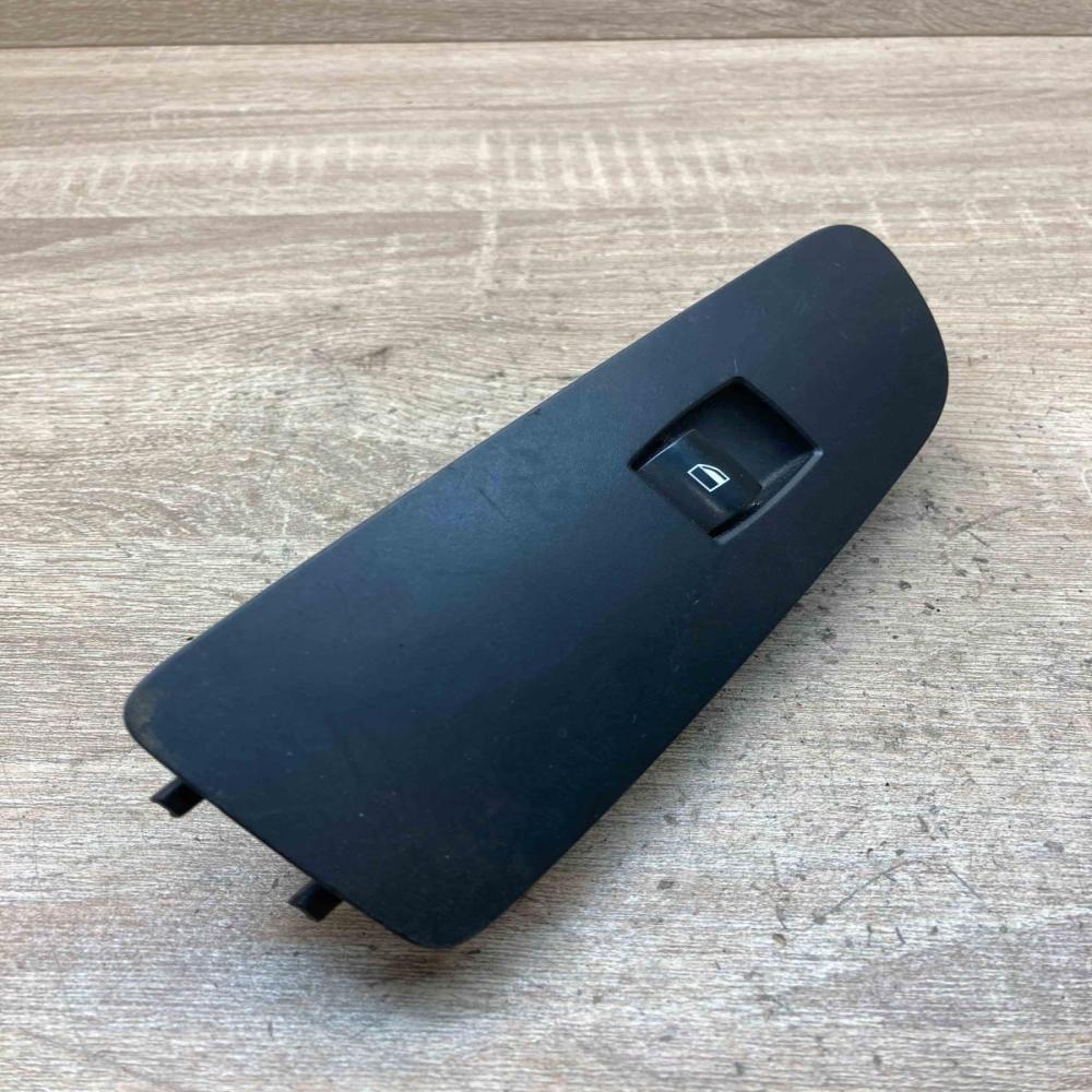 9163001  With plastic trim Electric window control switch BMW 1 E82 E88