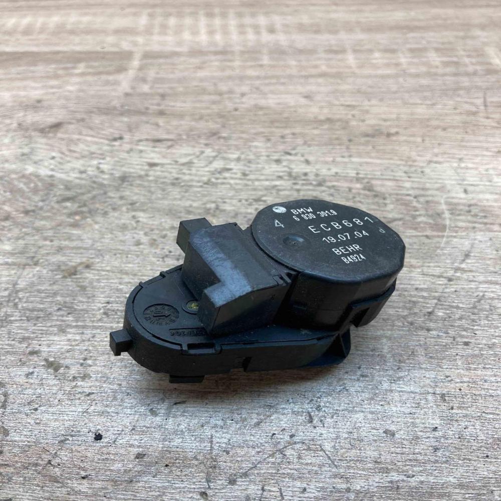 6930301 ECB681  Air flap motor/actuator BMW 5 E60 E61