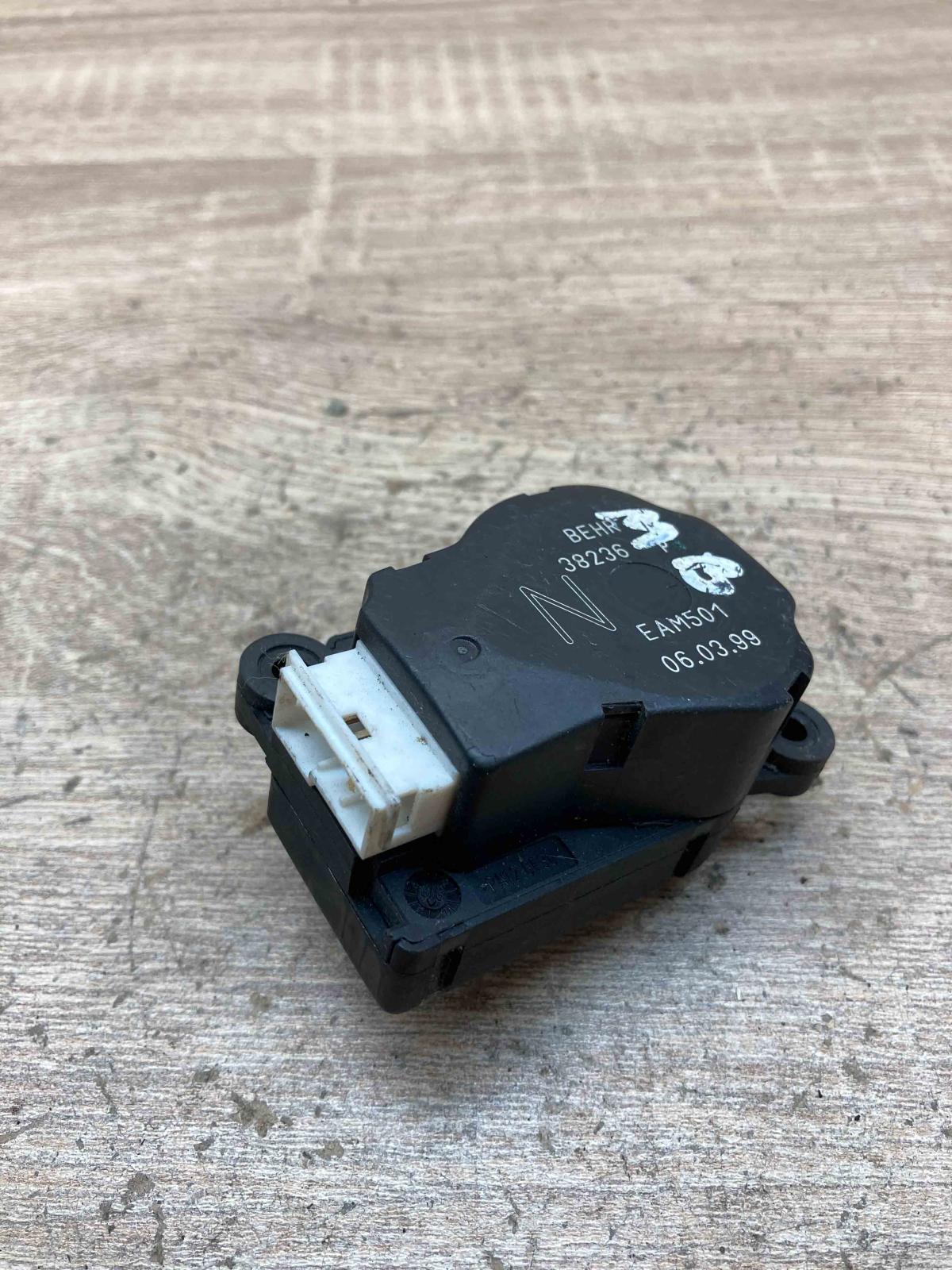 38236P EAM501  Air flap motor/actuator Mercedes-Benz S W220