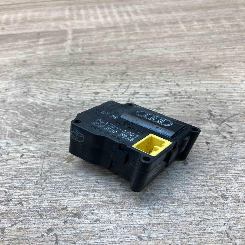 4D0820511A 063700 5001  Air flap motor/actuator Audi A8 S8 D2 4D